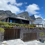 Cozy Retreat In Camps Bay U5 !