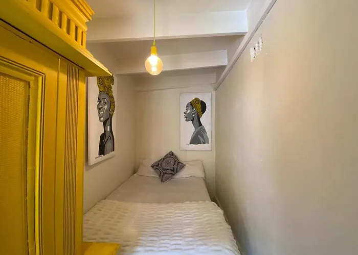 Cozy Retreat In Camps Bay U5 !